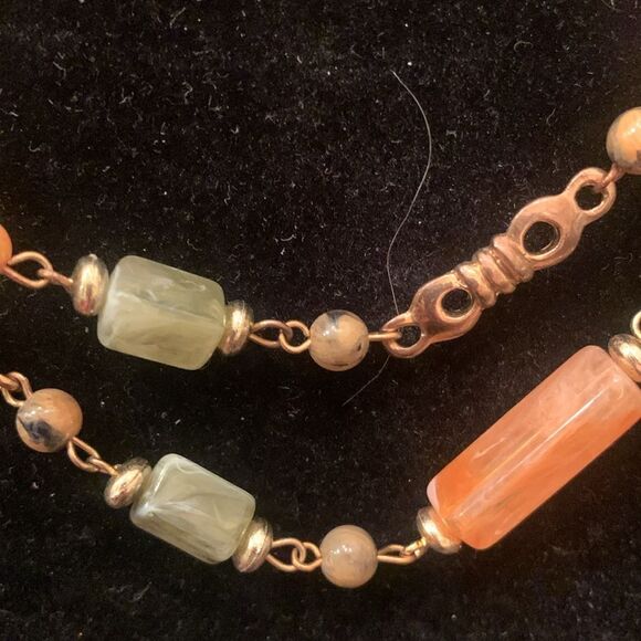 Pastel rectangle bead necklace - Picture 2 of 4